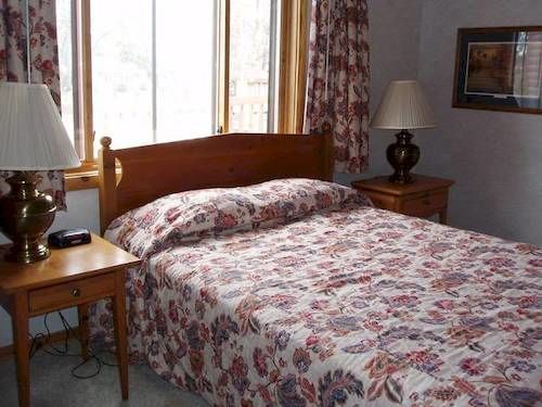 High Village Breezy Point Luaran gambar